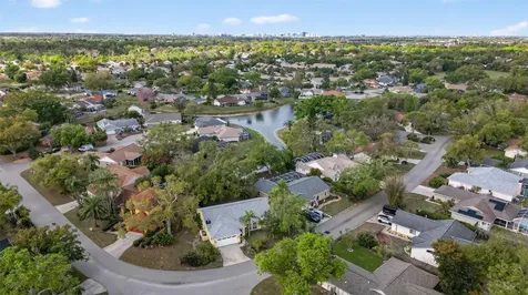 4667 Hamlets Grove Drive Sarasota FL 34235