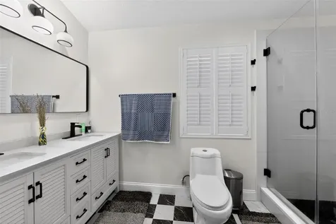4667 Hamlets Grove Drive Sarasota FL 34235