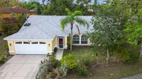 4667 Hamlets Grove Drive Sarasota FL 34235