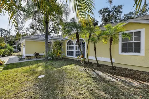 4667 Hamlets Grove Drive Sarasota FL 34235