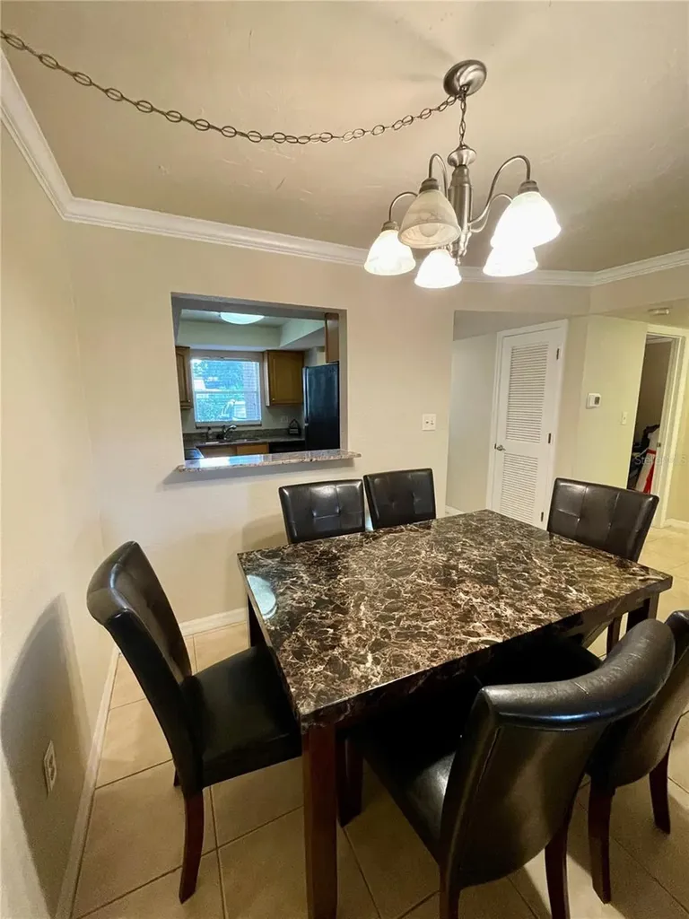 918 La Costa Circle Sarasota FL 34237