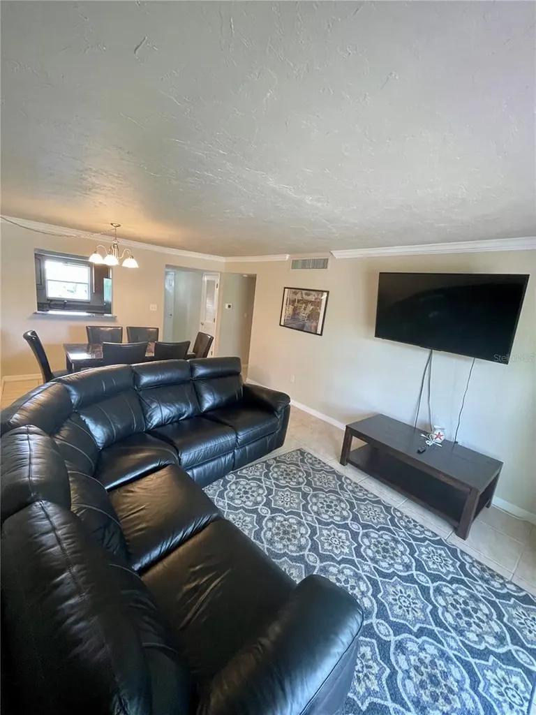 918 La Costa Circle Sarasota FL 34237