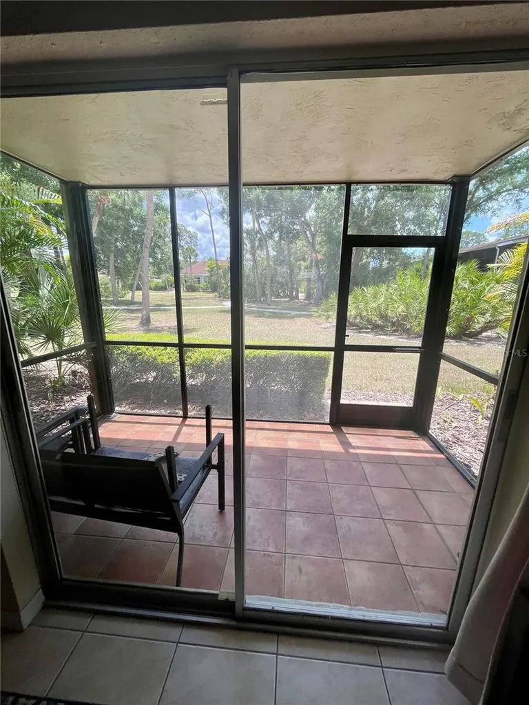 918 La Costa Circle Sarasota FL 34237