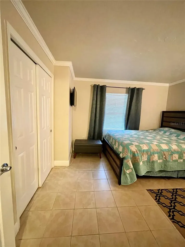 918 La Costa Circle Sarasota FL 34237