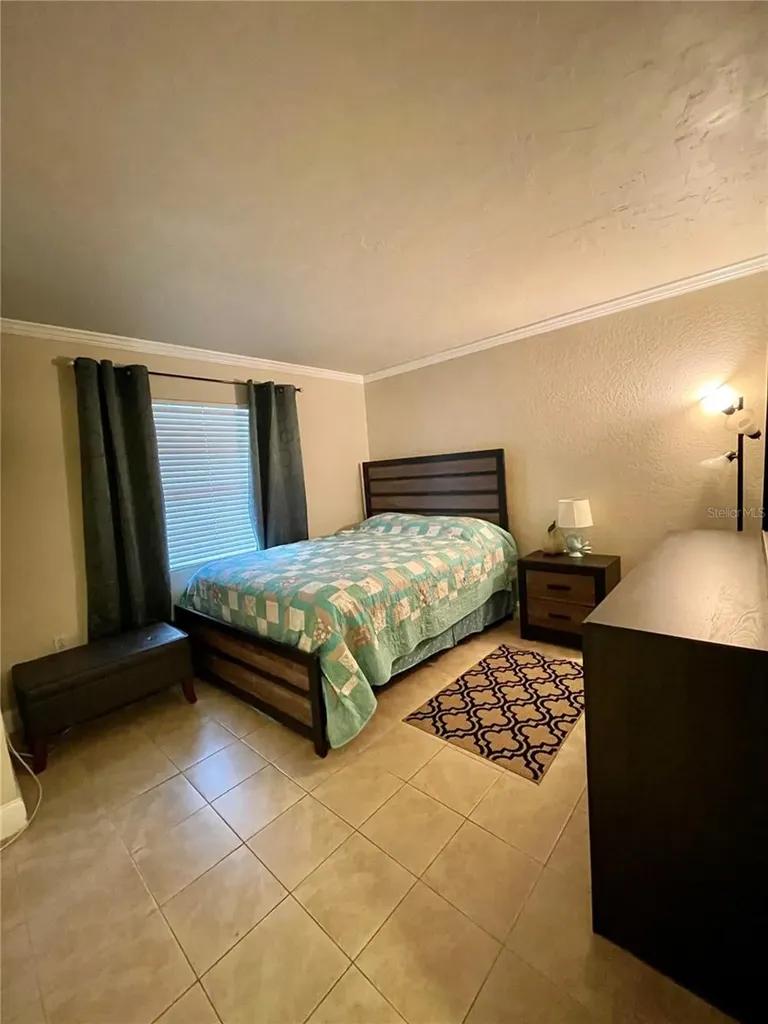 918 La Costa Circle Sarasota FL 34237