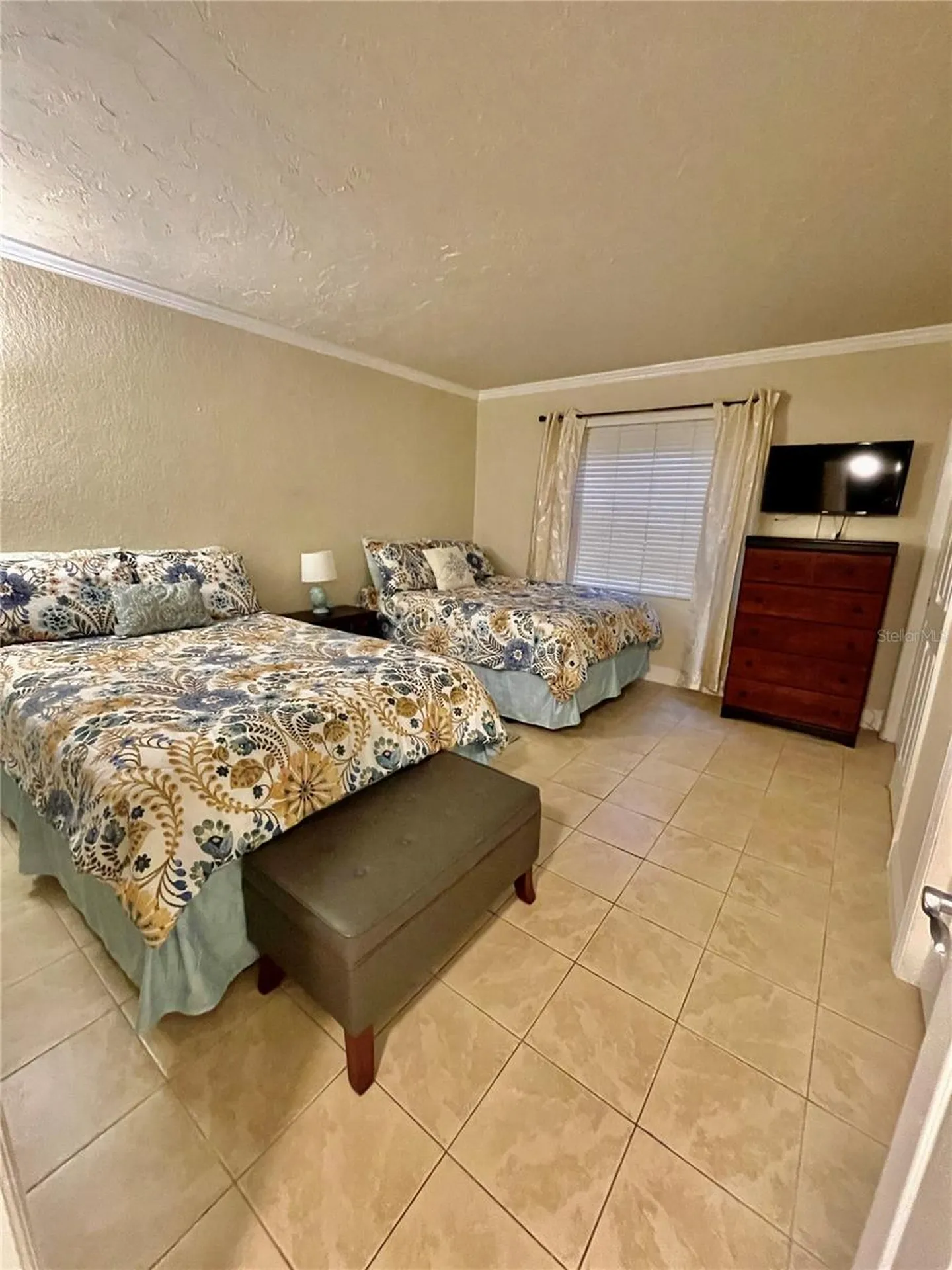 918 La Costa Circle Sarasota FL 34237