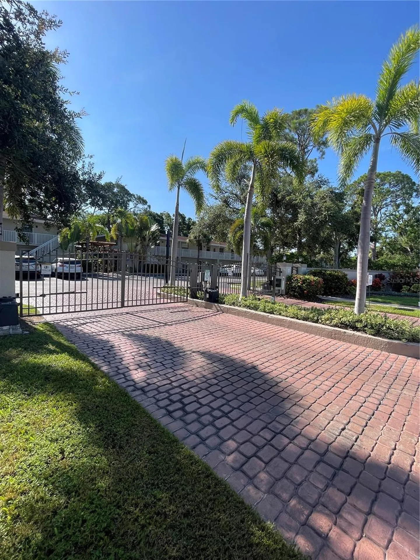 918 La Costa Circle Sarasota FL 34237
