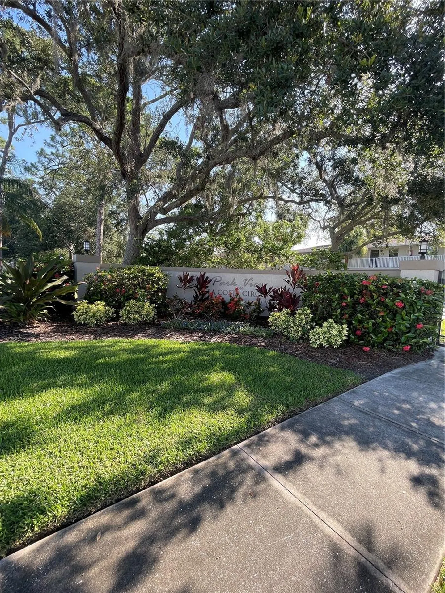 918 La Costa Circle Sarasota FL 34237