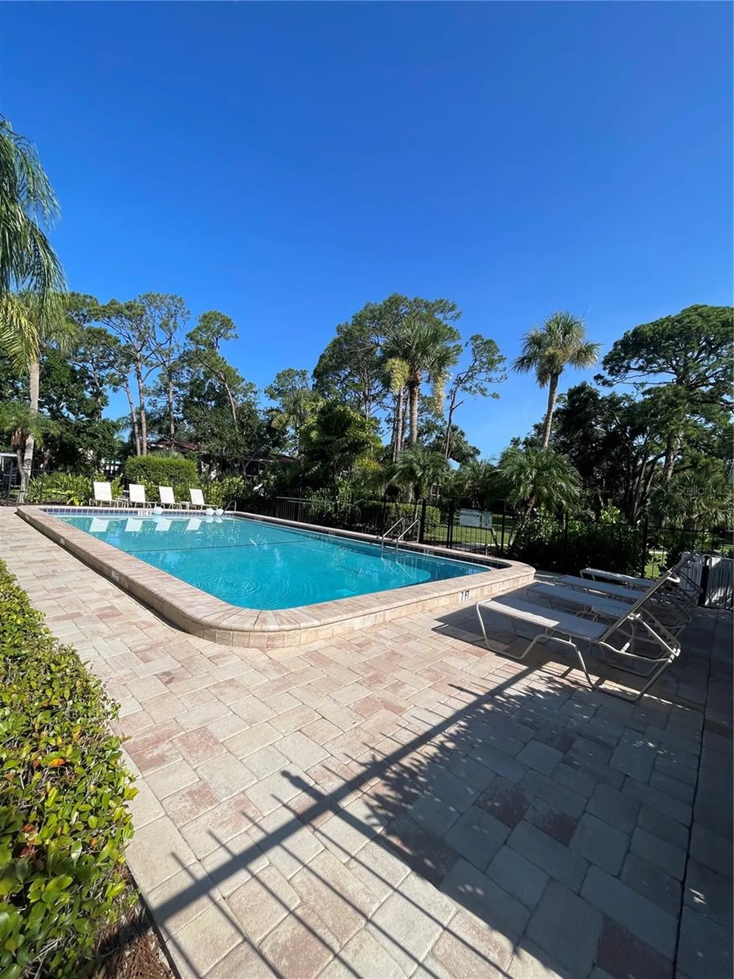 918 La Costa Circle Sarasota FL 34237