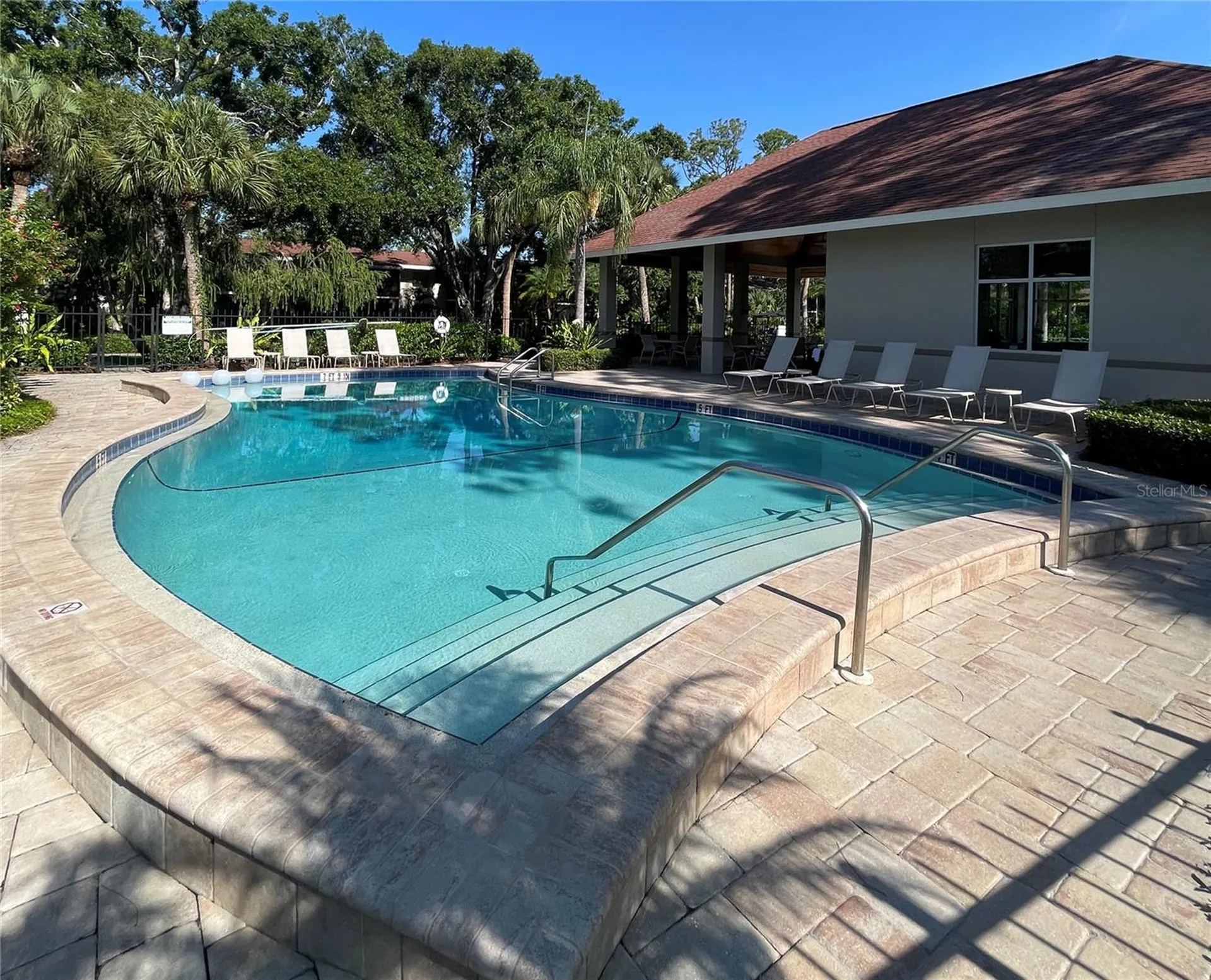 918 La Costa Circle Sarasota FL 34237
