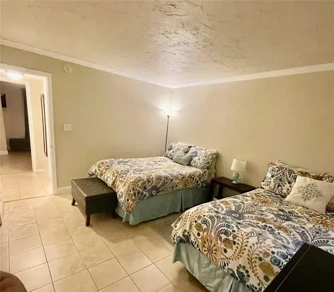918 La Costa Circle Sarasota FL 34237