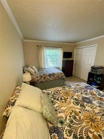 918 La Costa Circle Sarasota FL 34237