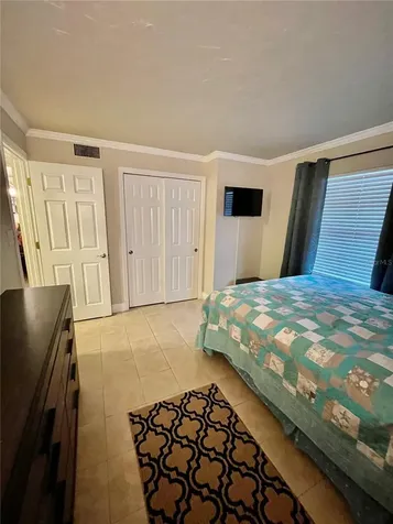 918 La Costa Circle Sarasota FL 34237