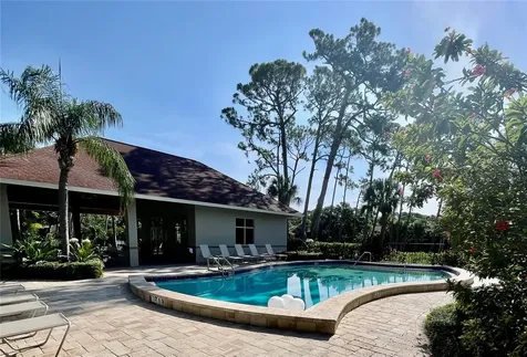 918 La Costa Circle Sarasota FL 34237
