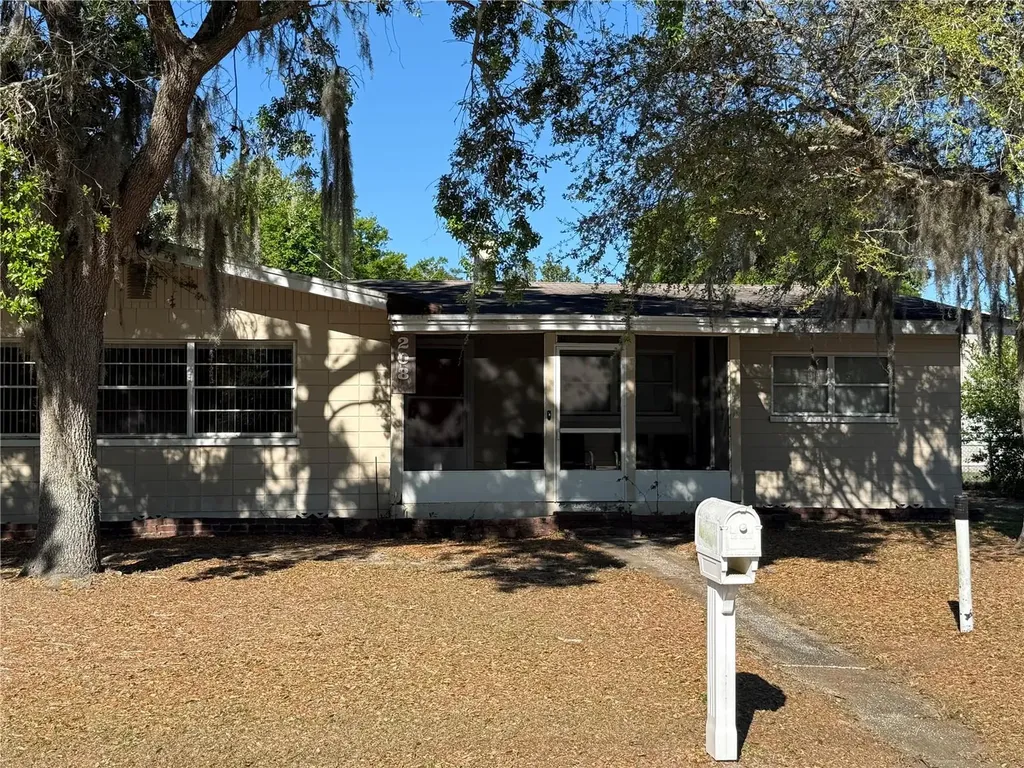 208 Lake Dale Drive Auburndale FL 33823