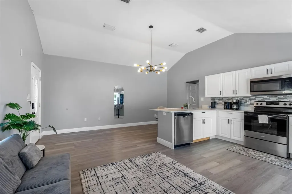 4317 E Regnas Avenue Tampa FL 33617