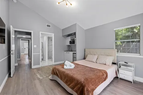 4317 E Regnas Avenue Tampa FL 33617