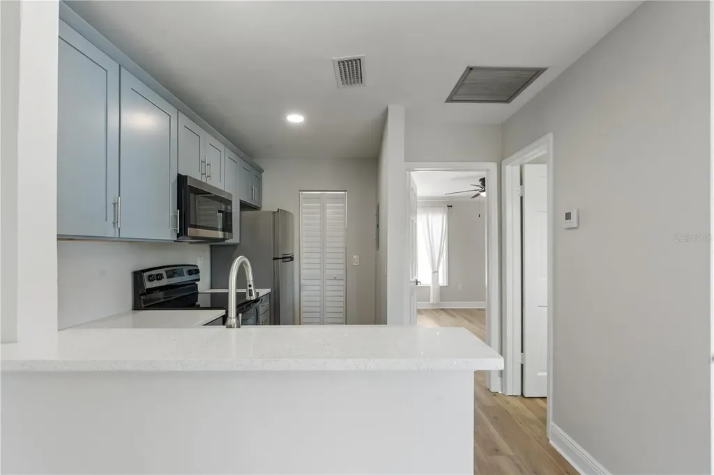 3848 N Lake Drive Tampa FL 33614