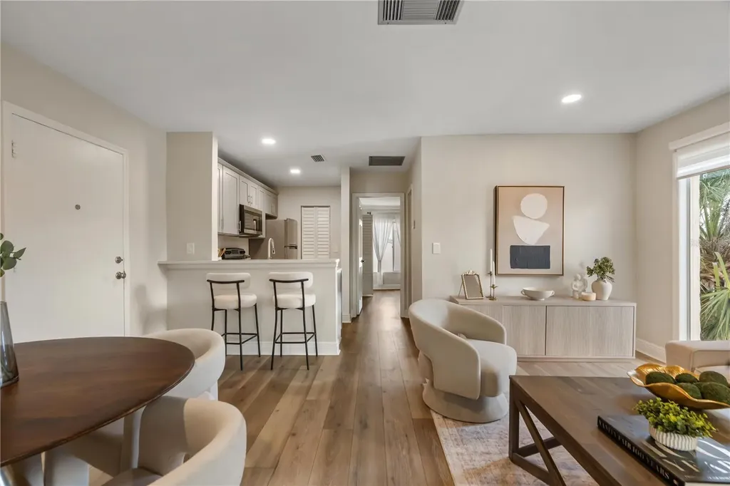 3848 N Lake Drive Tampa FL 33614