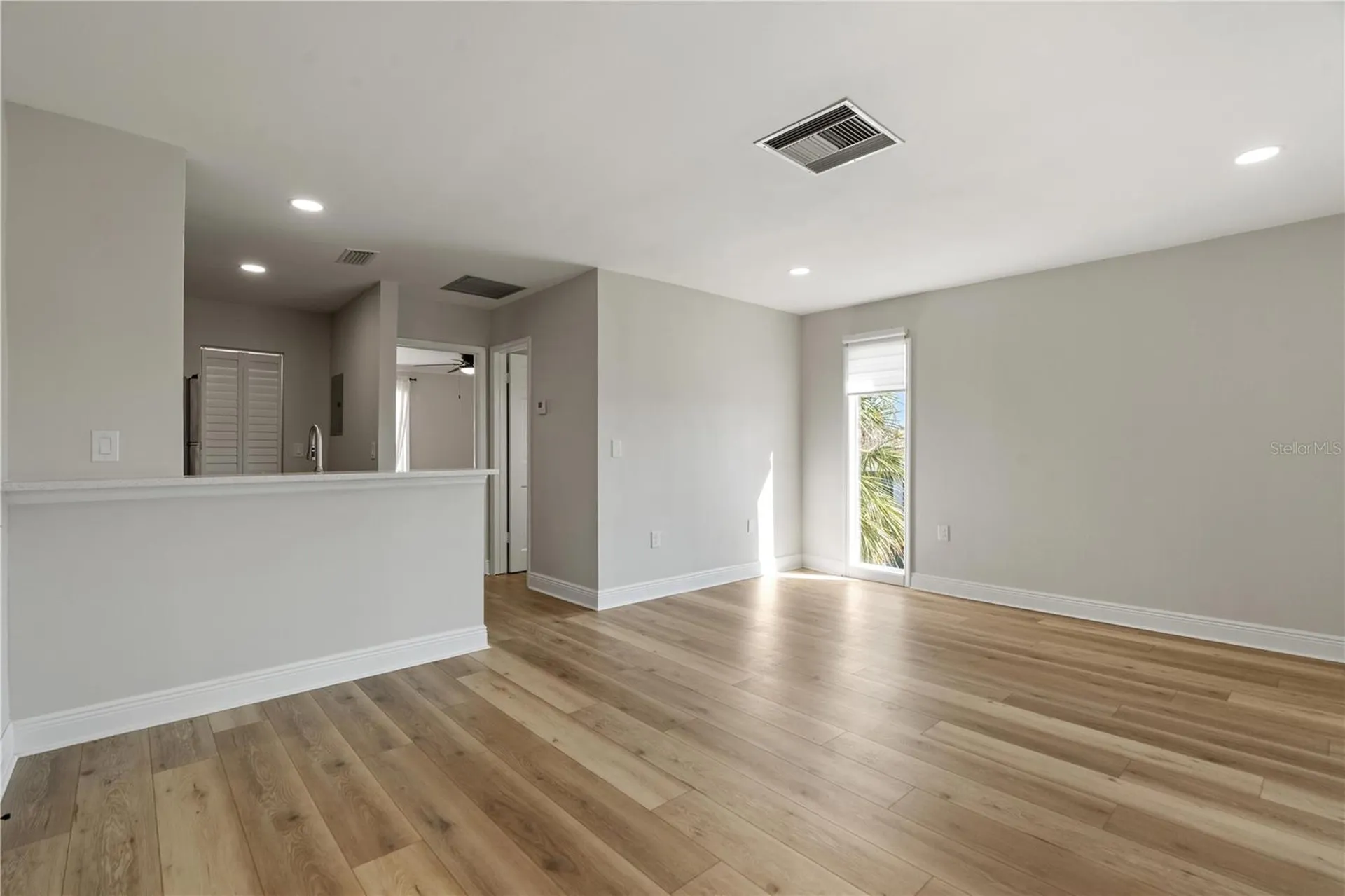 3848 N Lake Drive Tampa FL 33614