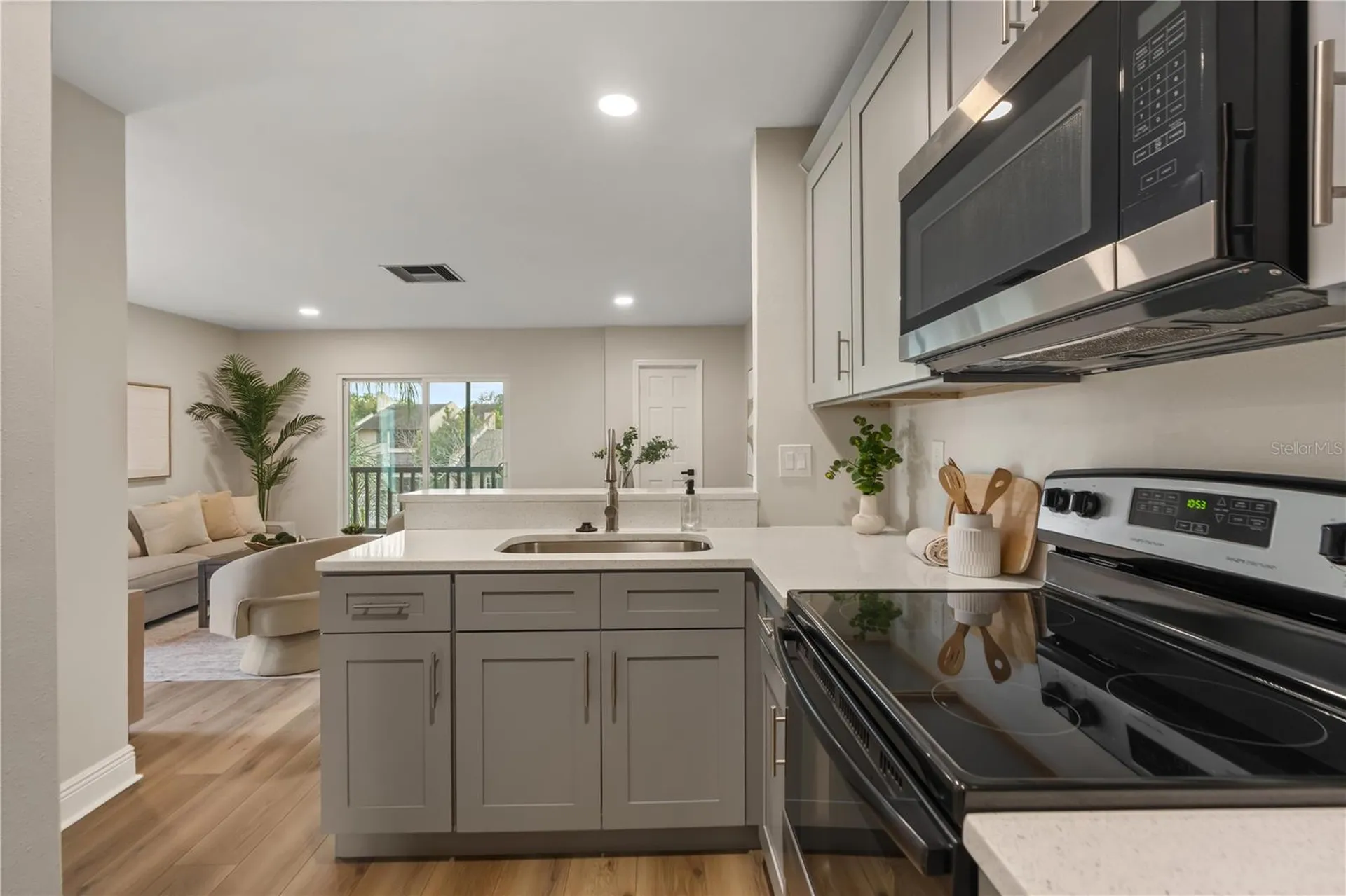 3848 N Lake Drive Tampa FL 33614