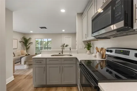 3848 N Lake Drive Tampa FL 33614