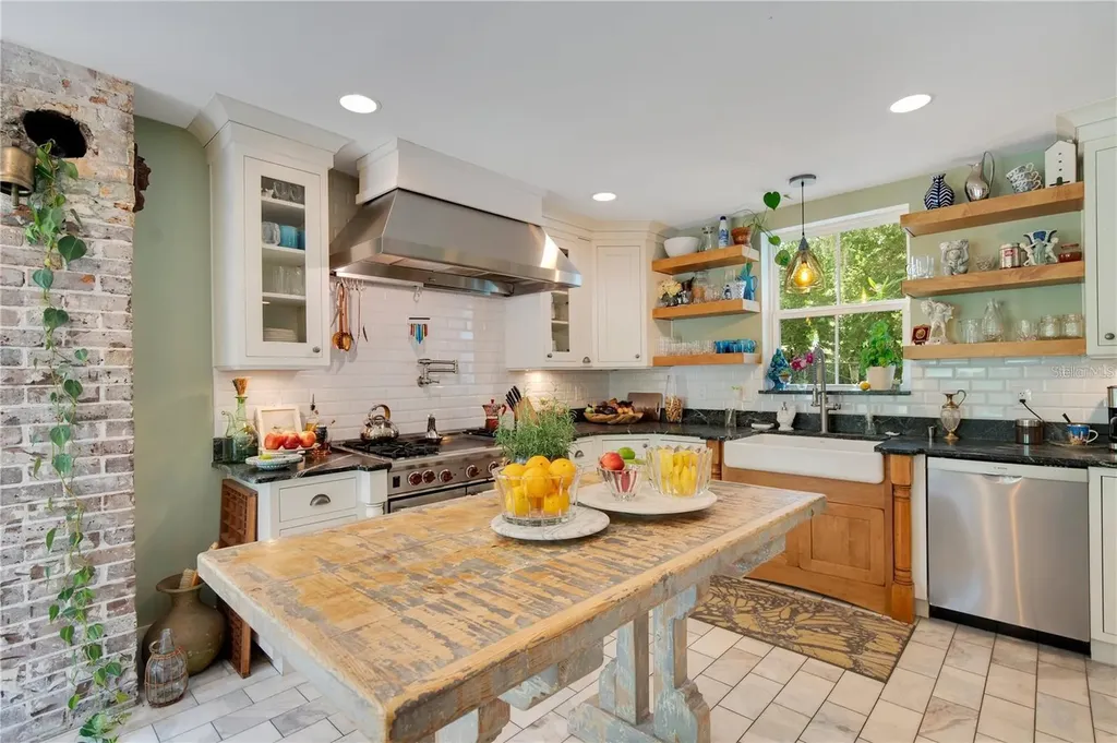 614 Lake Avenue Orlando FL 32801