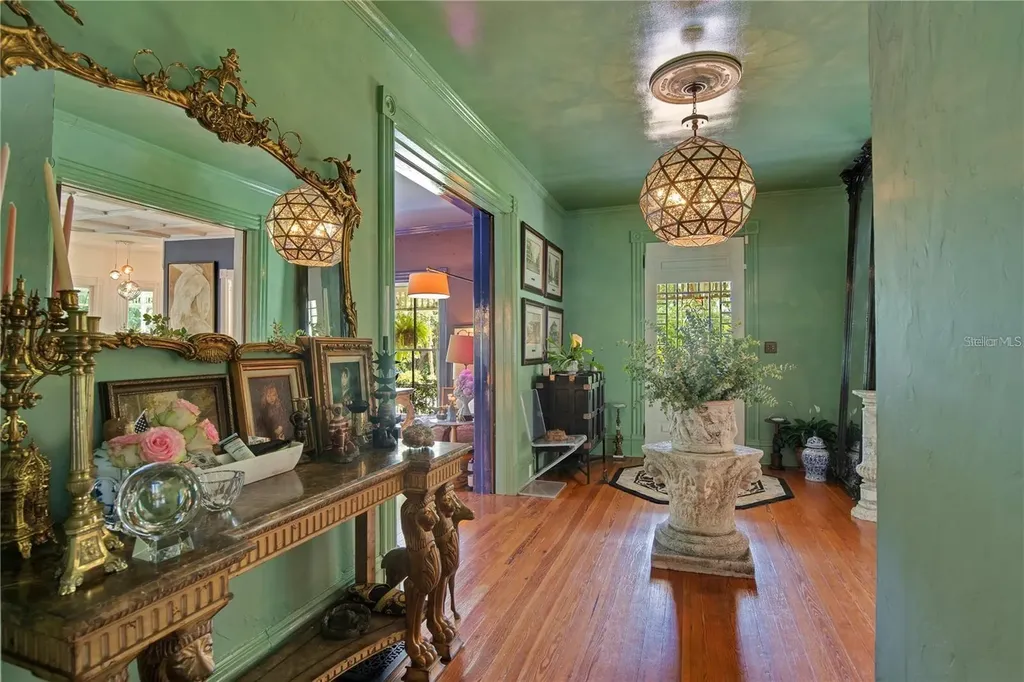 614 Lake Avenue Orlando FL 32801