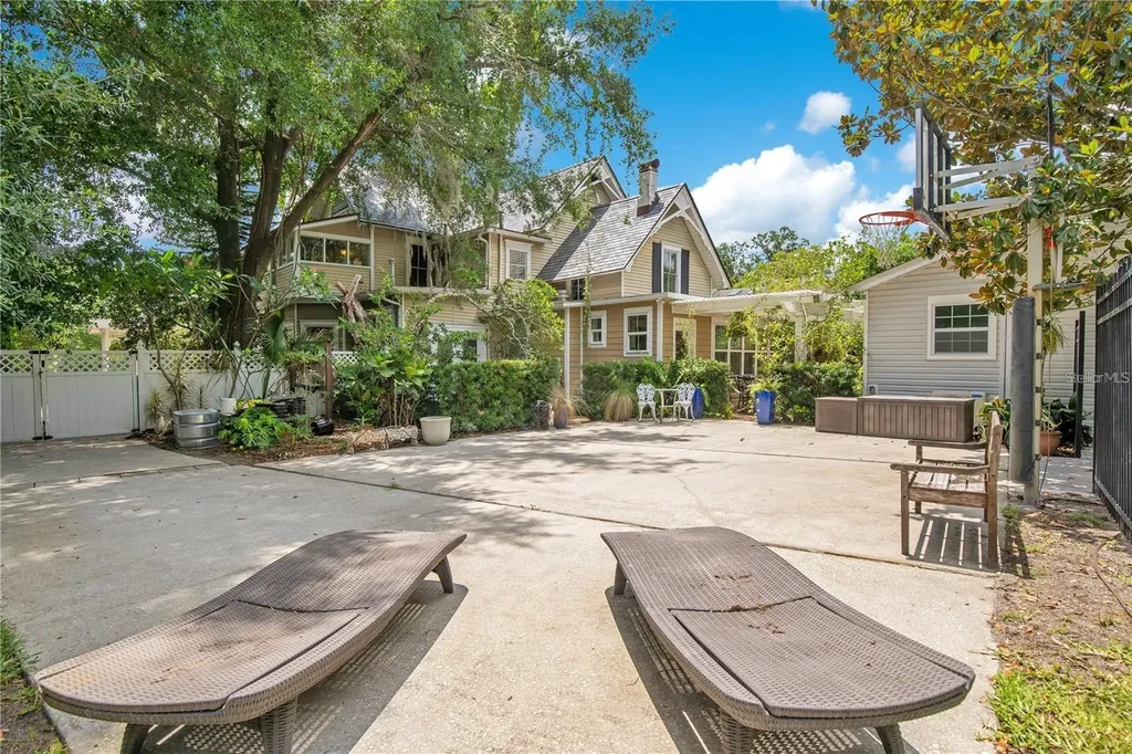 614 Lake Avenue Orlando FL 32801