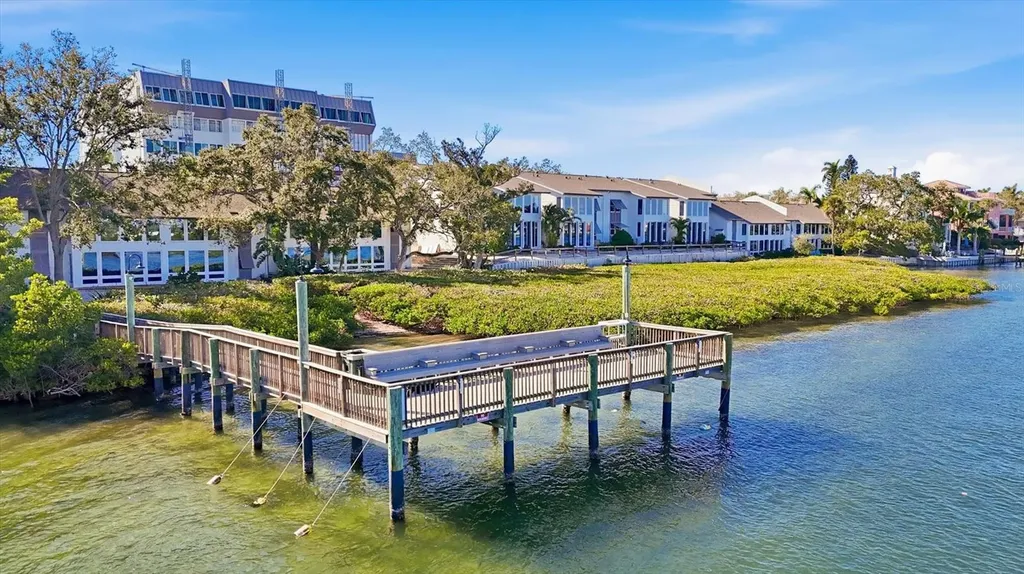 1200 E Peppertree Lane Sarasota FL 34242