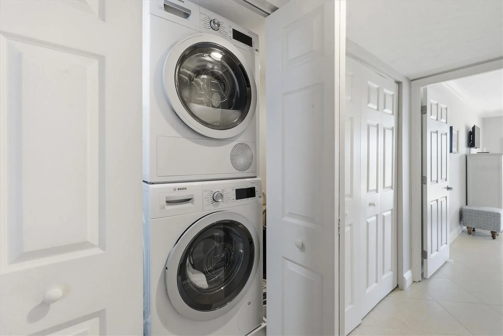 1200 E Peppertree Lane Sarasota FL 34242