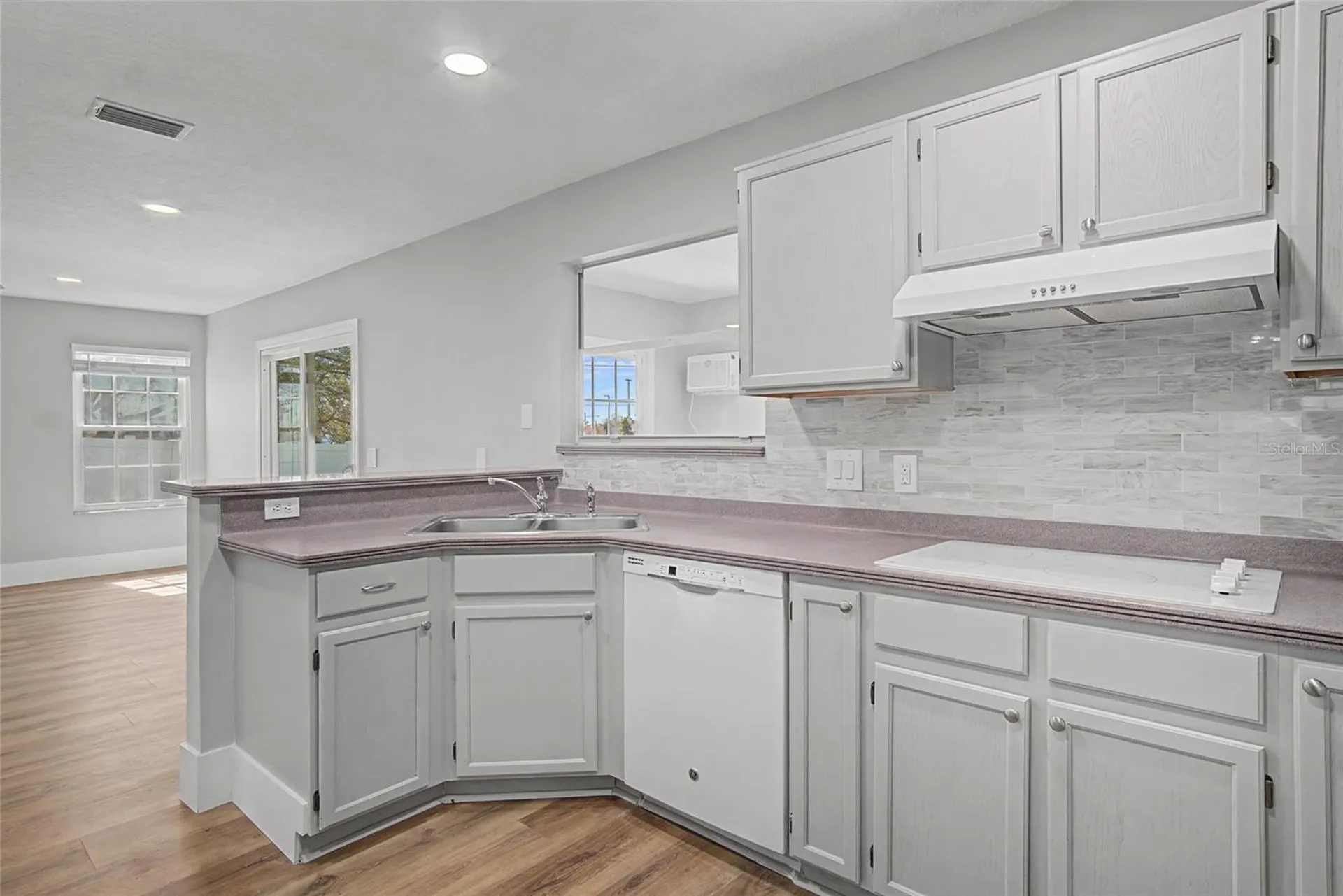 11462 Commercial Street Orlando FL 32836
