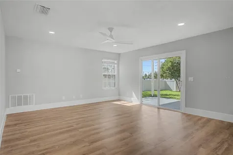 11462 Commercial Street Orlando FL 32836