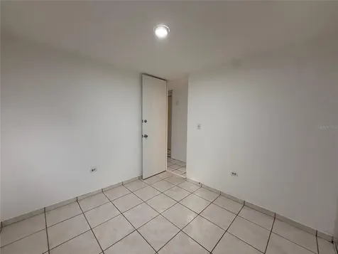 5870 Ave. José M. Tartak Carolina PR 00979