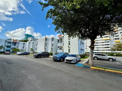 5870 Ave. José M. Tartak Carolina PR 00979