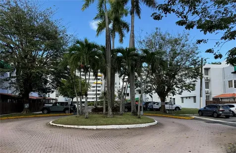 5870 Ave. José M. Tartak Carolina PR 00979