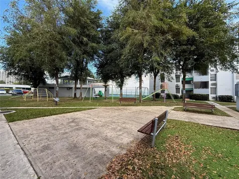 5870 Ave. José M. Tartak Carolina PR 00979