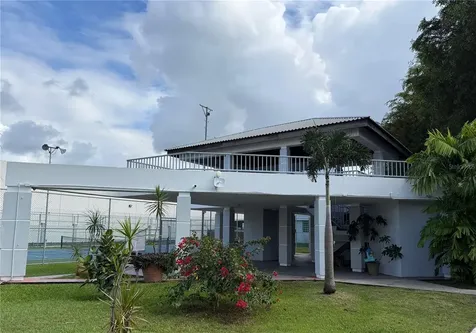 5870 Ave. José M. Tartak Carolina PR 00979