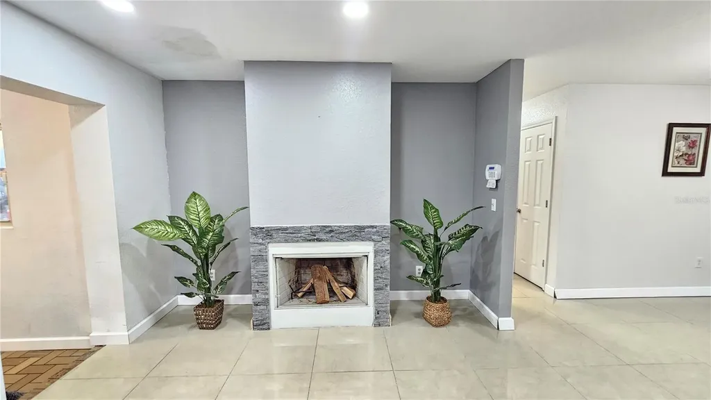 2301 E Colby Lane Tampa FL 33612