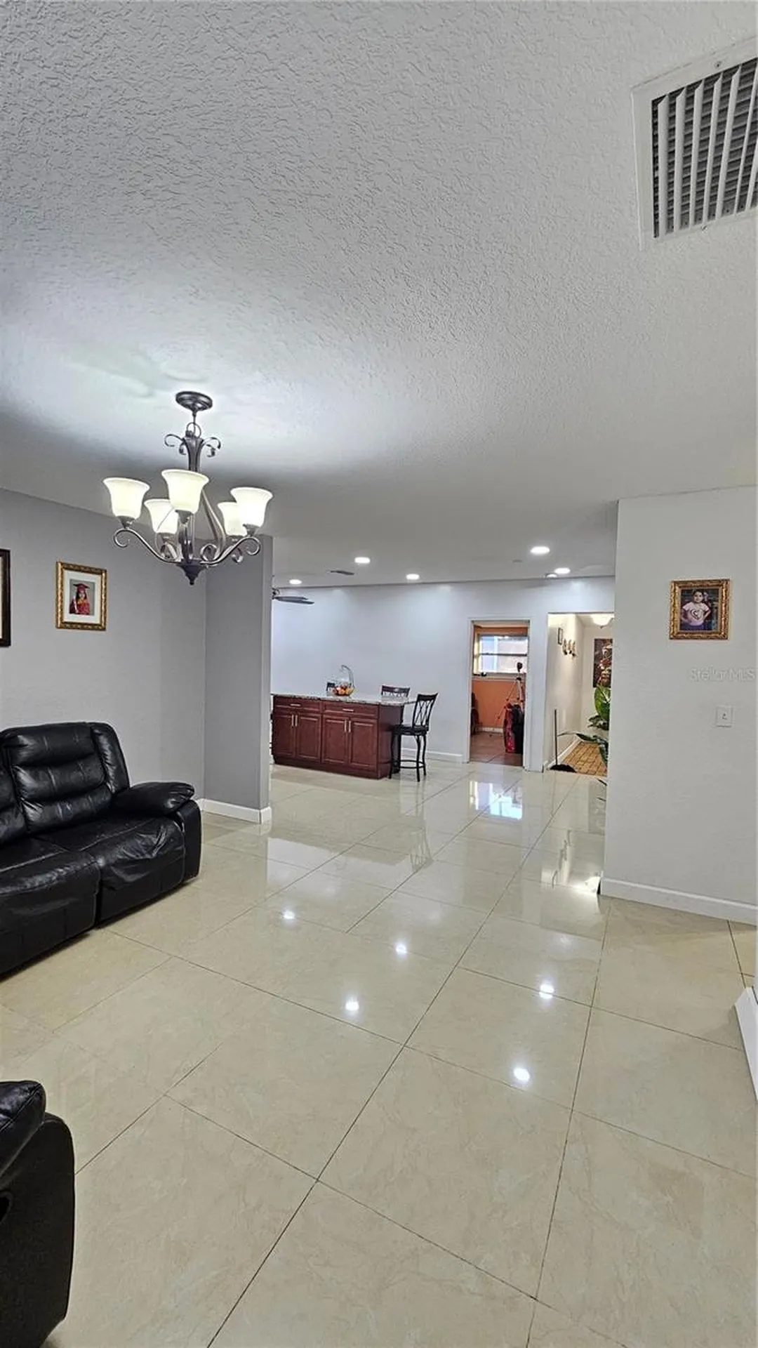 2301 E Colby Lane Tampa FL 33612