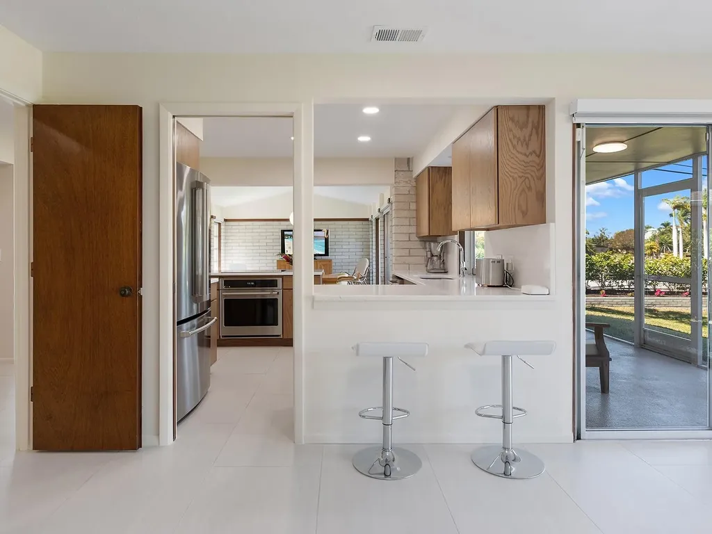 5669 America Drive Sarasota FL 34231