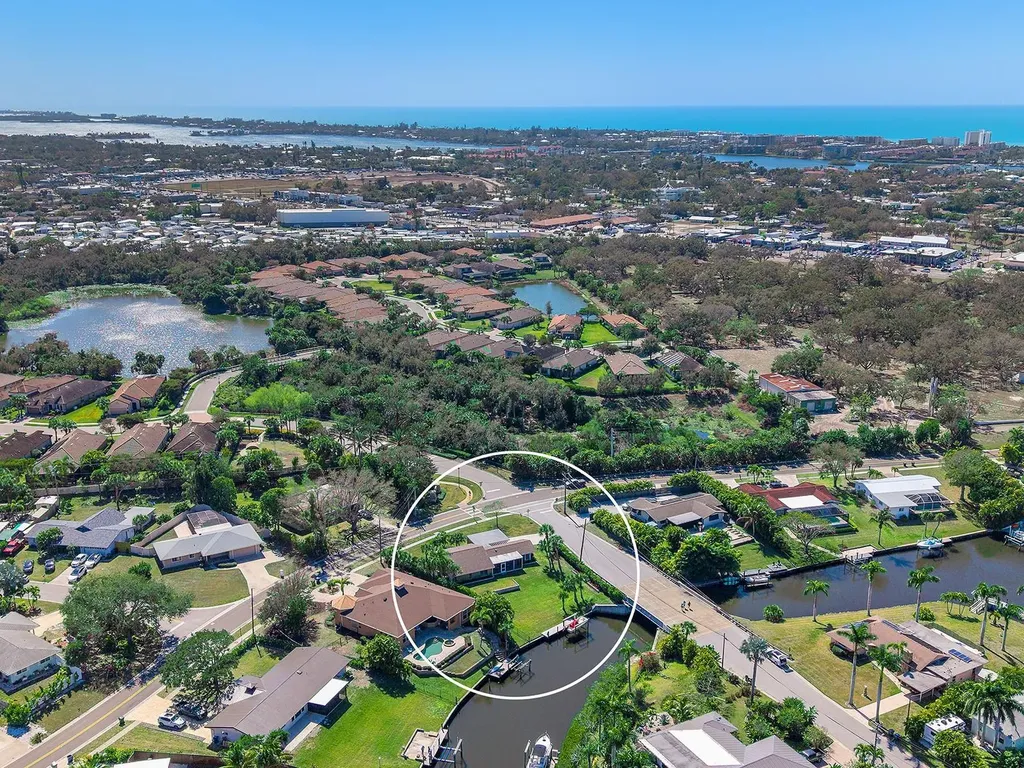 5669 America Drive Sarasota FL 34231