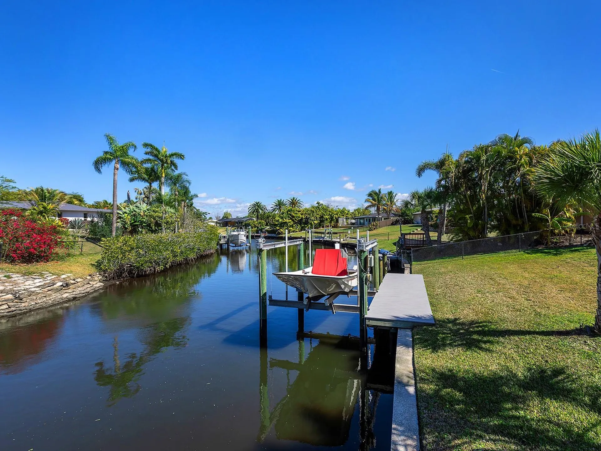 5669 America Drive Sarasota FL 34231