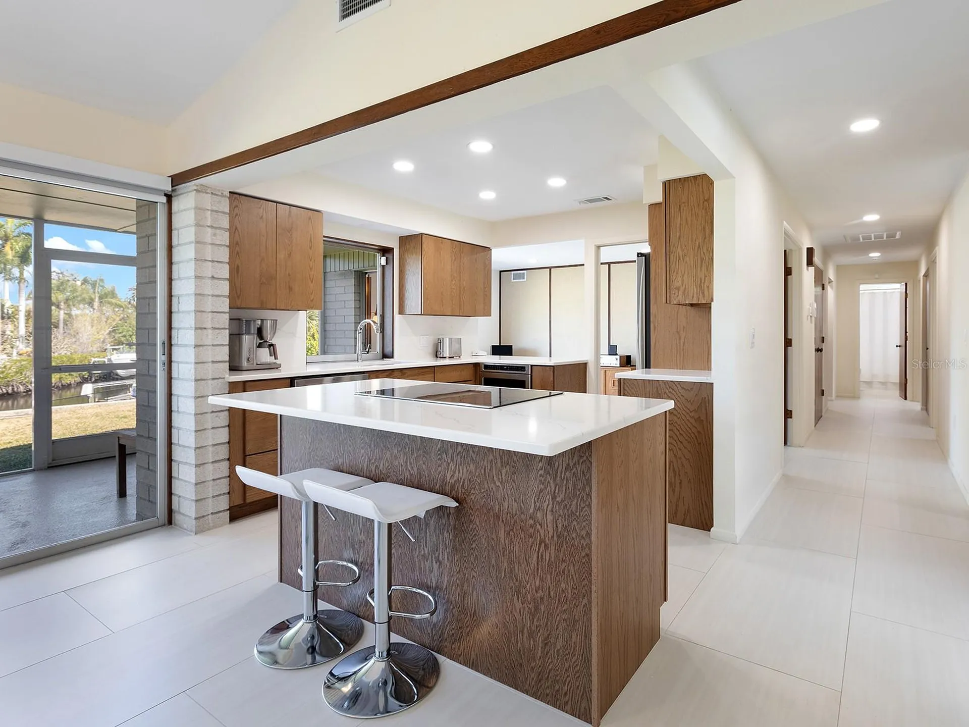 5669 America Drive Sarasota FL 34231