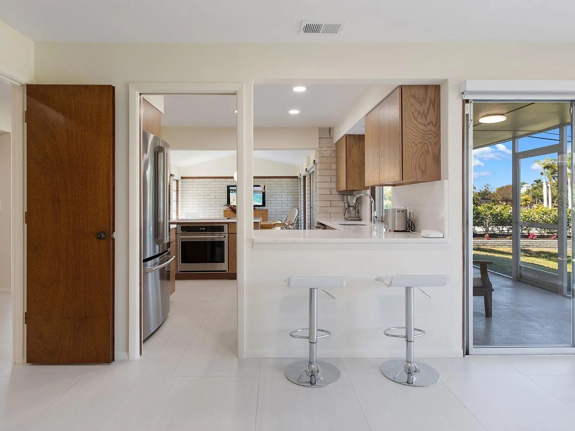 5669 America Drive Sarasota FL 34231
