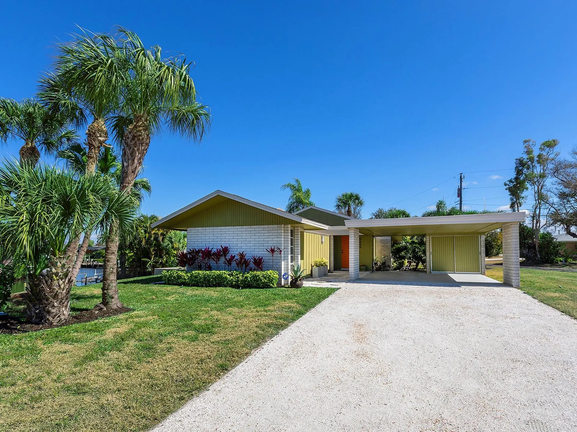 5669 America Drive Sarasota FL 34231