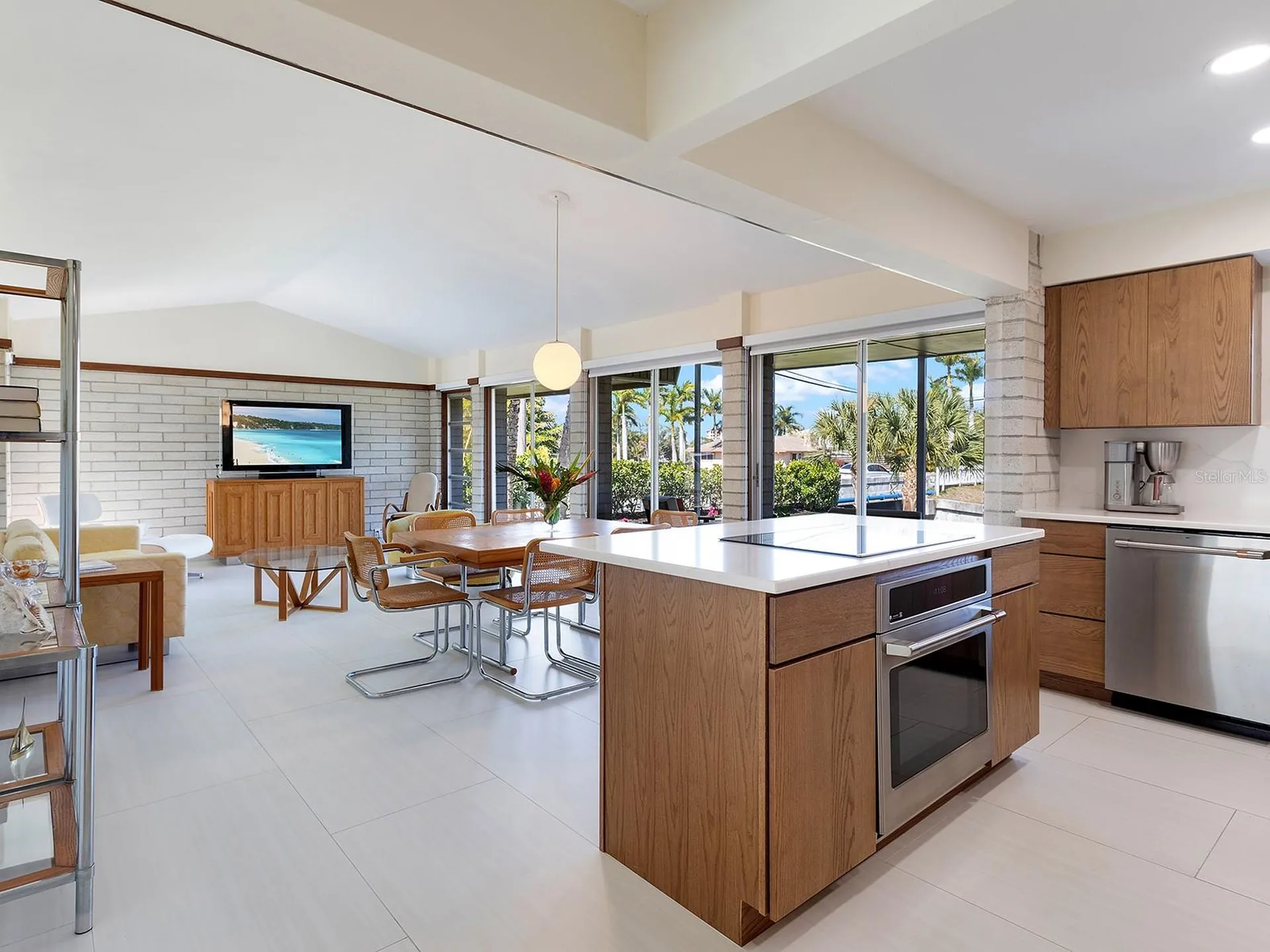 5669 America Drive Sarasota FL 34231