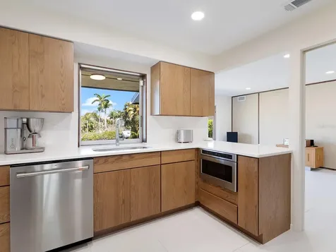 5669 America Drive Sarasota FL 34231