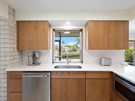 5669 America Drive Sarasota FL 34231