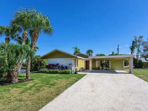 5669 America Drive Sarasota FL 34231